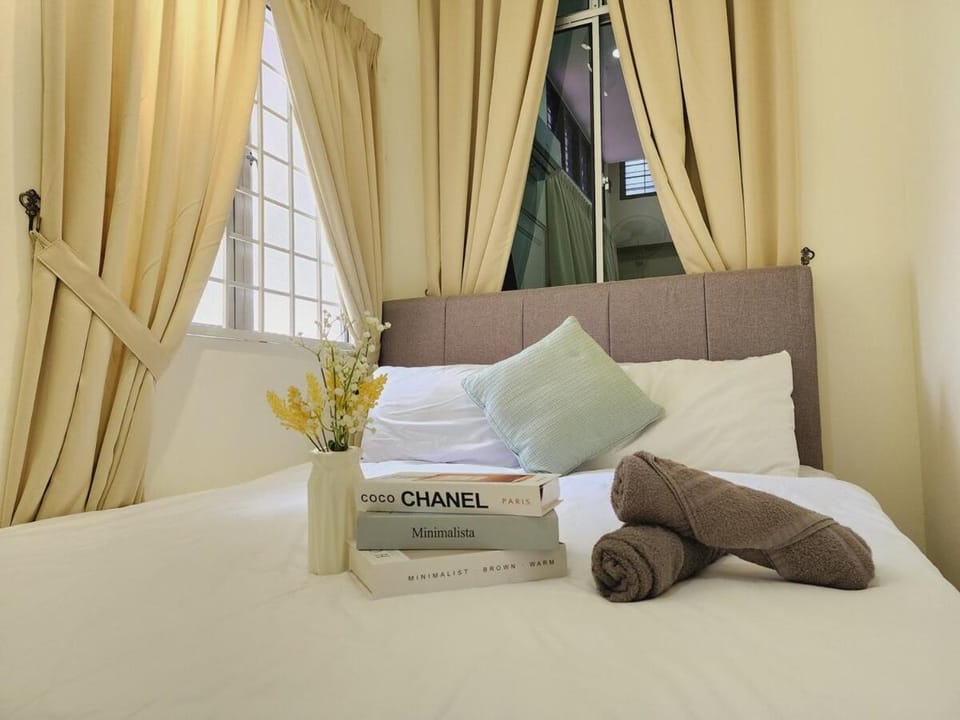 NEW! Petaling Jaya Corner Landed, 4 Bedroom, Kids Playground Slides, SS17,16 Pax,Seventeen Mall, Eastin, Phileo, SS2, Jaya One,UM House in Petaling Jaya