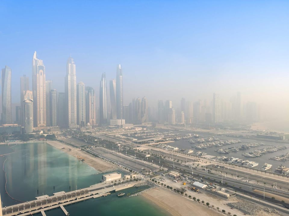 City view, Sea view