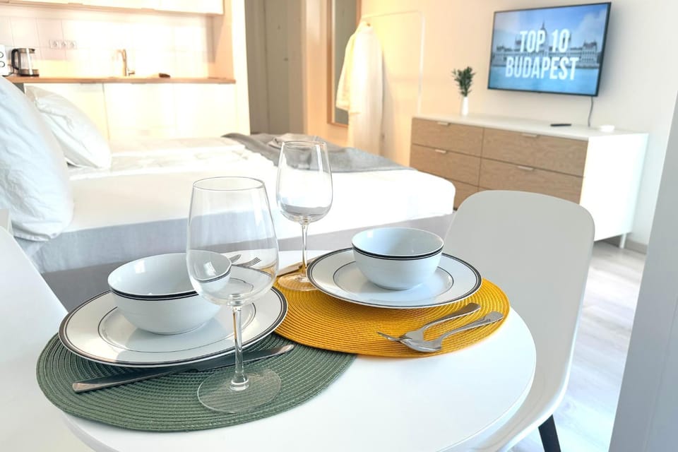 TV and multimedia, Seating area, Dining area, Evening entertainment