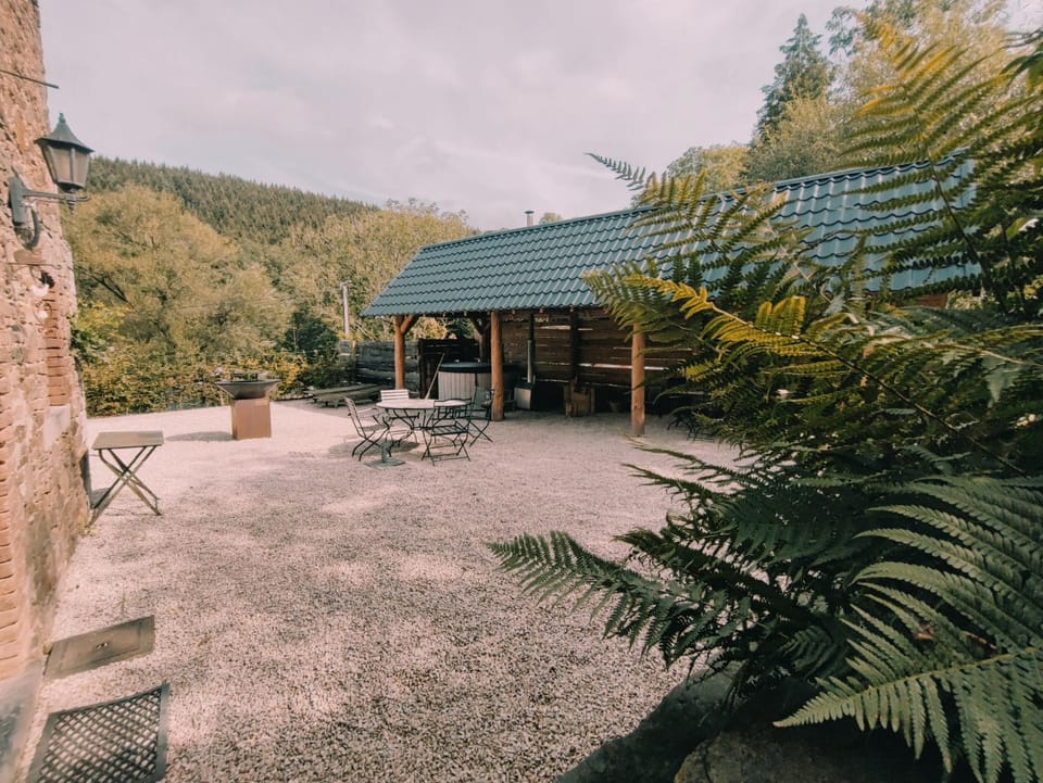 Patio, Patio, Natural landscape, BBQ facilities, BBQ facilities, Garden, Garden, View (from property/room), Garden view, Mountain view