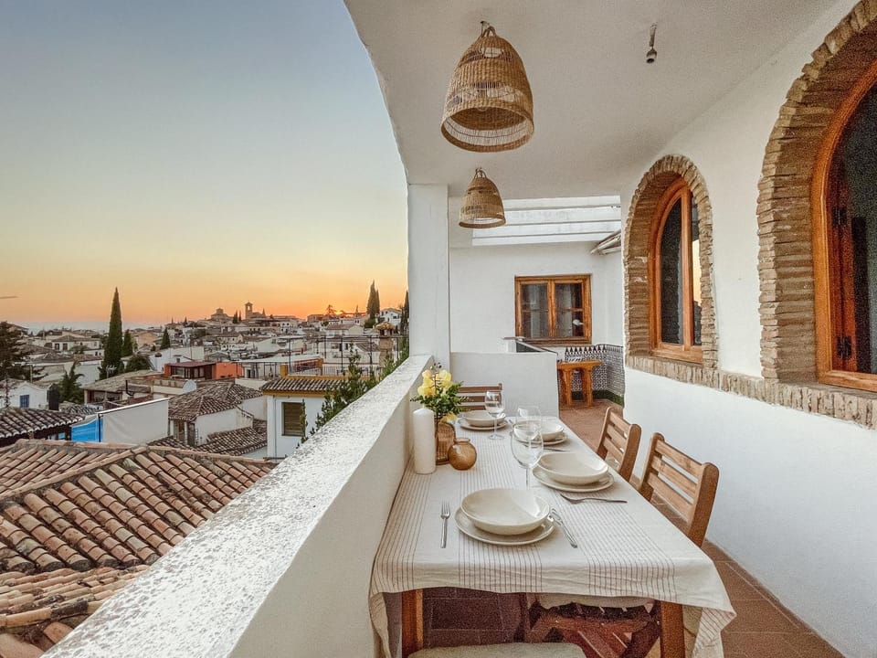 Day, View (from property/room), Balcony/Terrace, Seating area, Dining area
