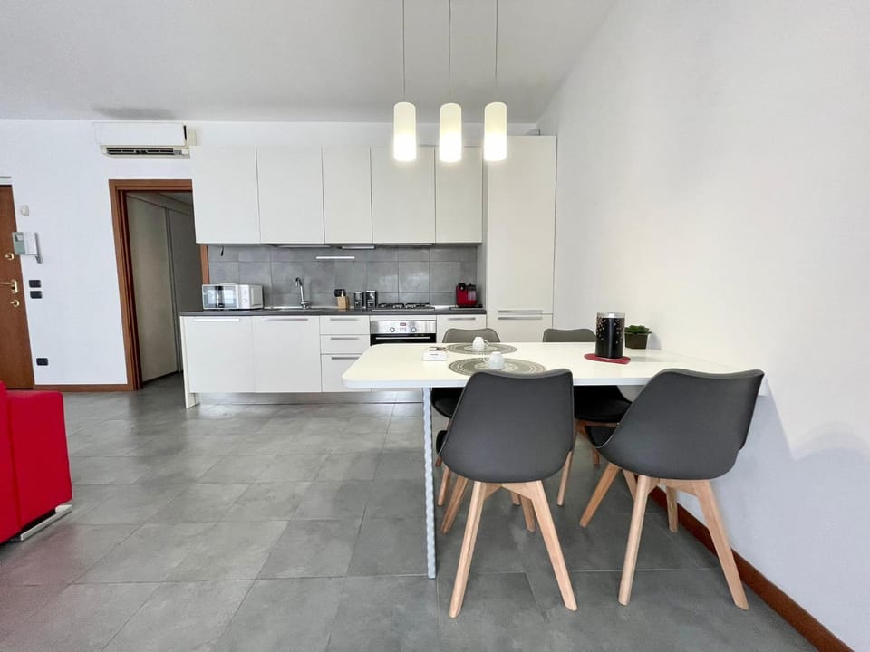 Santa Giulia Terrace - 15 Mins City Center Apartment in Milan