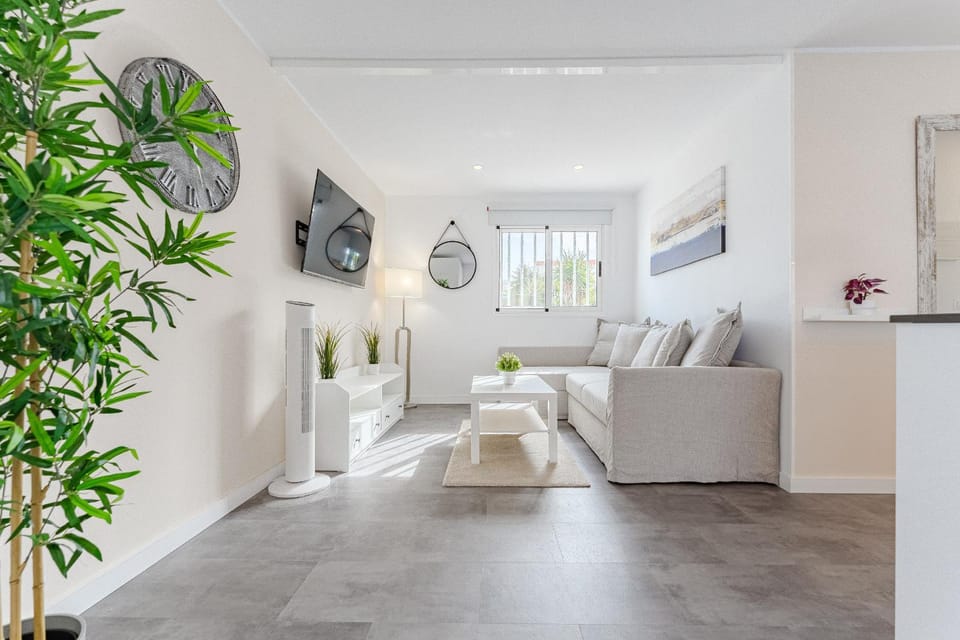 Endless Summer Beach Apartment - Casa Regnilla Apartment in Playa de las Americas
