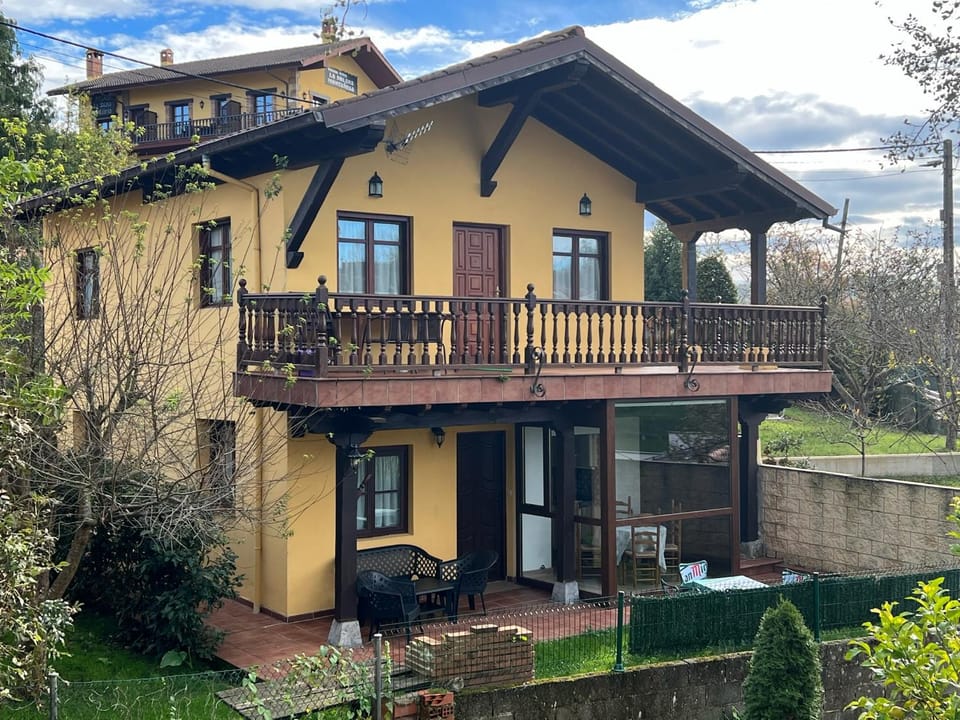 LA CASUCA planta alta COMILLAS House in Western coast of Cantabria