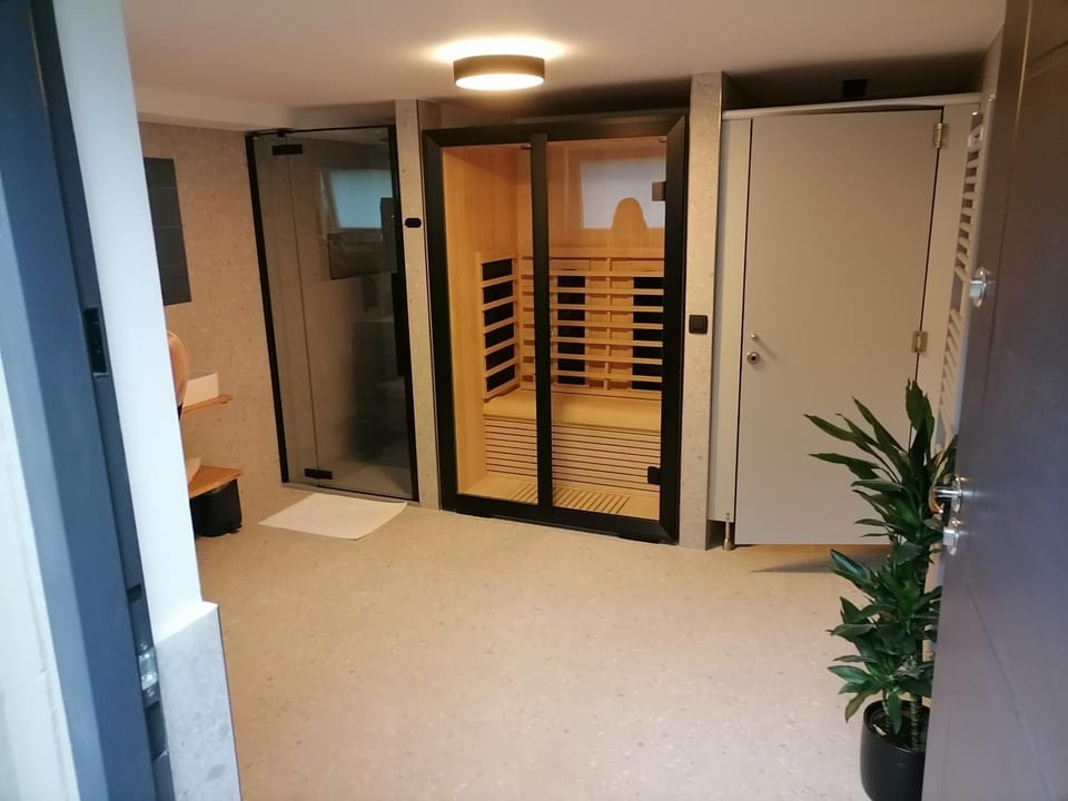 Steam room, Bathroom