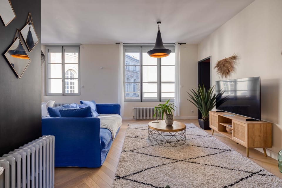 Communal lounge/ TV room, Living room