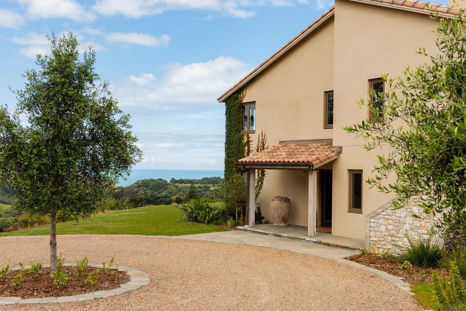 Property building, Garden, Beach, Garden view, Mountain view, Sea view, Swimming pool