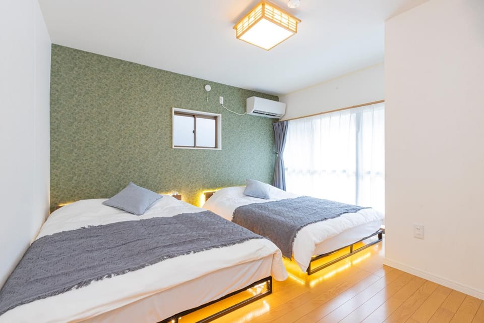 Bedroom, air conditioner