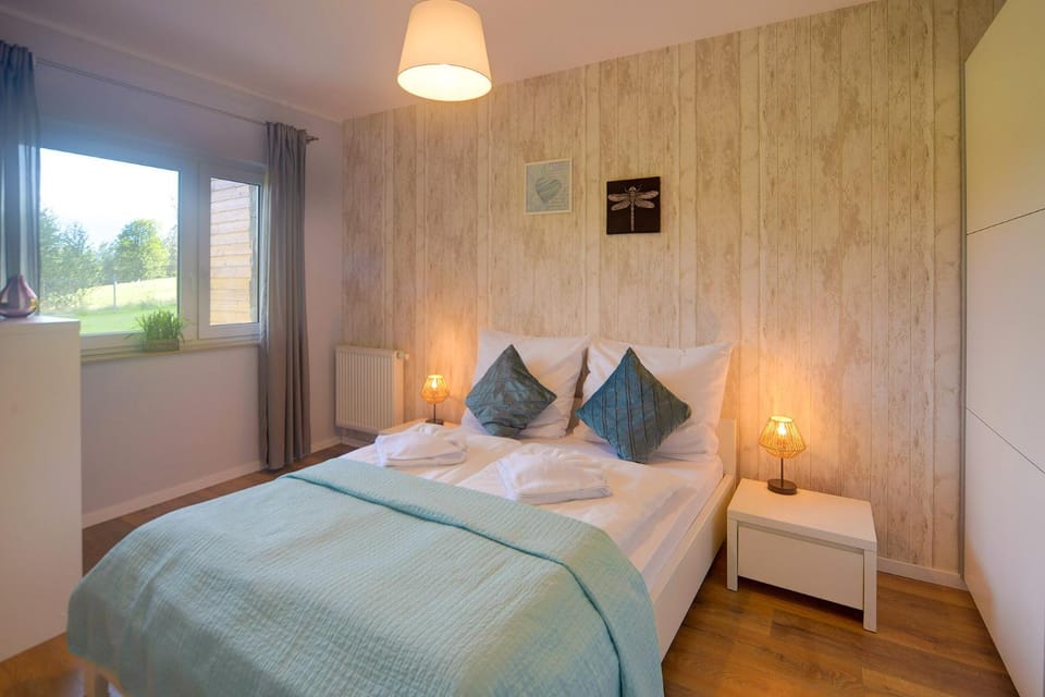 Bed, Day, Bedroom, locker