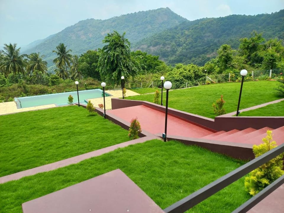 Whiteflower Mountain Resort Resort in Kerala