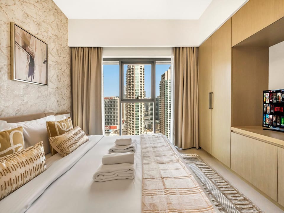 Bed, TV and multimedia, Bedroom, City view, wardrobe
