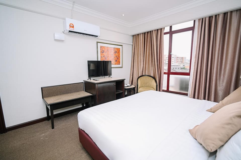 Bed, TV and multimedia, Bedroom, air conditioner