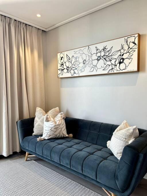 Modern 14th floor Apt with Balcony & Mountain Views at 16onBree Apartment in Cape Town