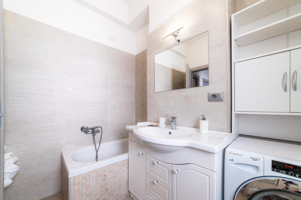 Bathroom, Bath, dryer