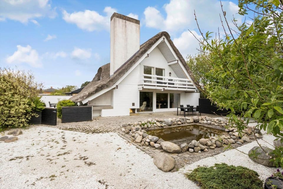 Property building, Natural landscape, Garden view