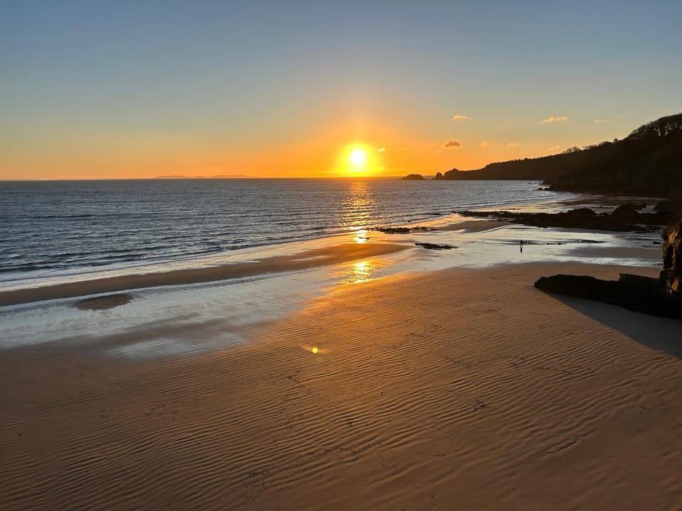 Nearby landmark, Day, Natural landscape, Beach, Sea view, Sunrise