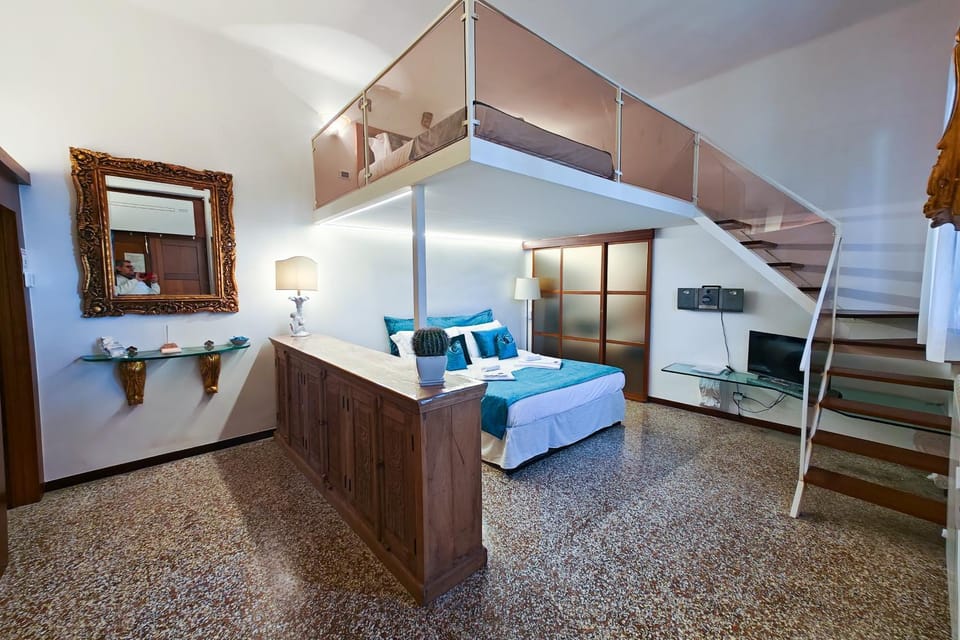 Bed, Day, Living room, Bedroom, bunk bed, locker