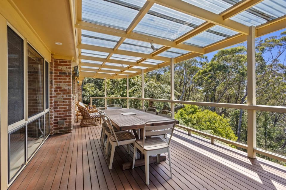 Azimuth - Spacious Family Retreat with City Views House in Wentworth Falls