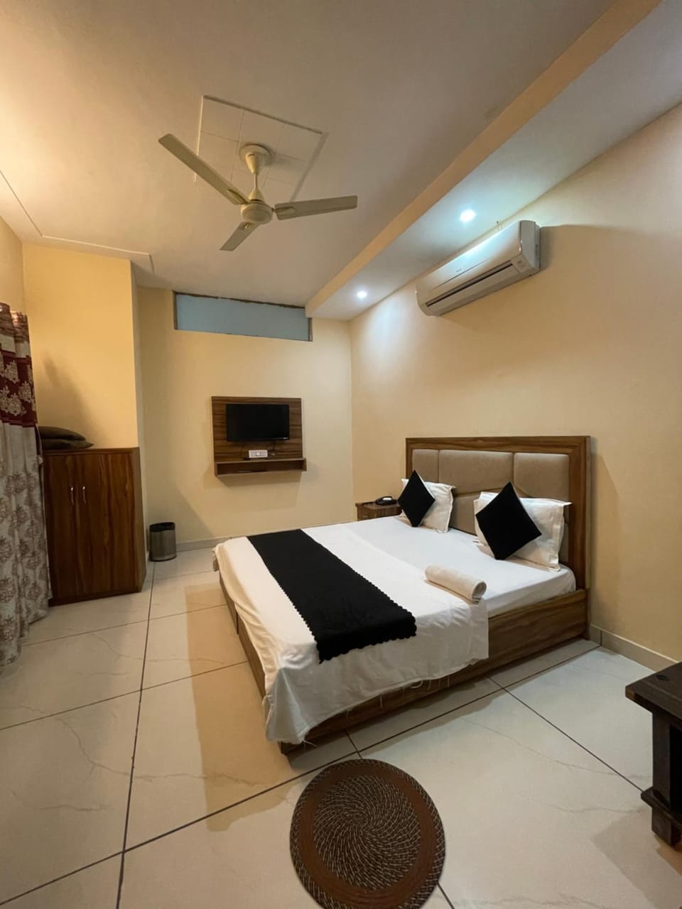Hotel SK GRAND Hotel in Chandigarh