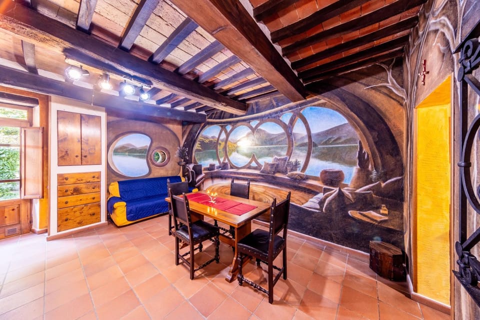 Living room, Decorative detail, Seating area, Dining area