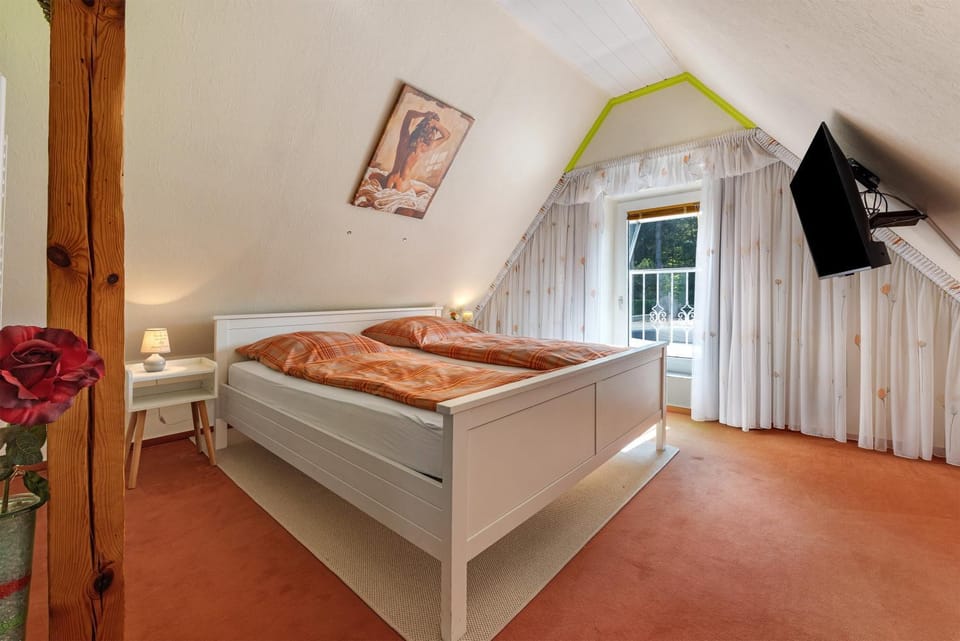 Property building, Living room, Bedroom