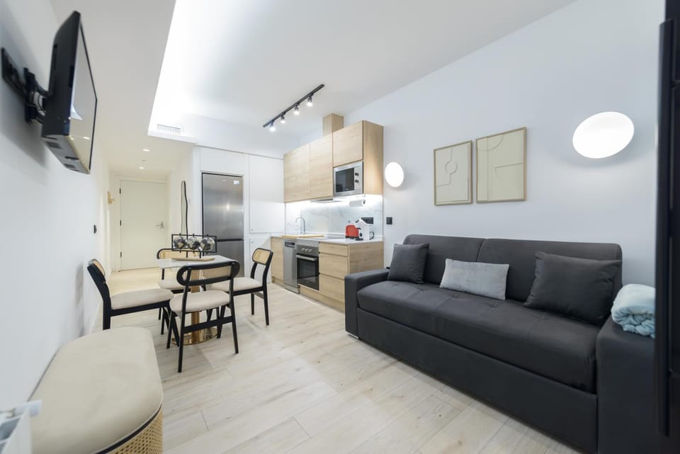 TV and multimedia, Kitchen or kitchenette, Dining area, oven