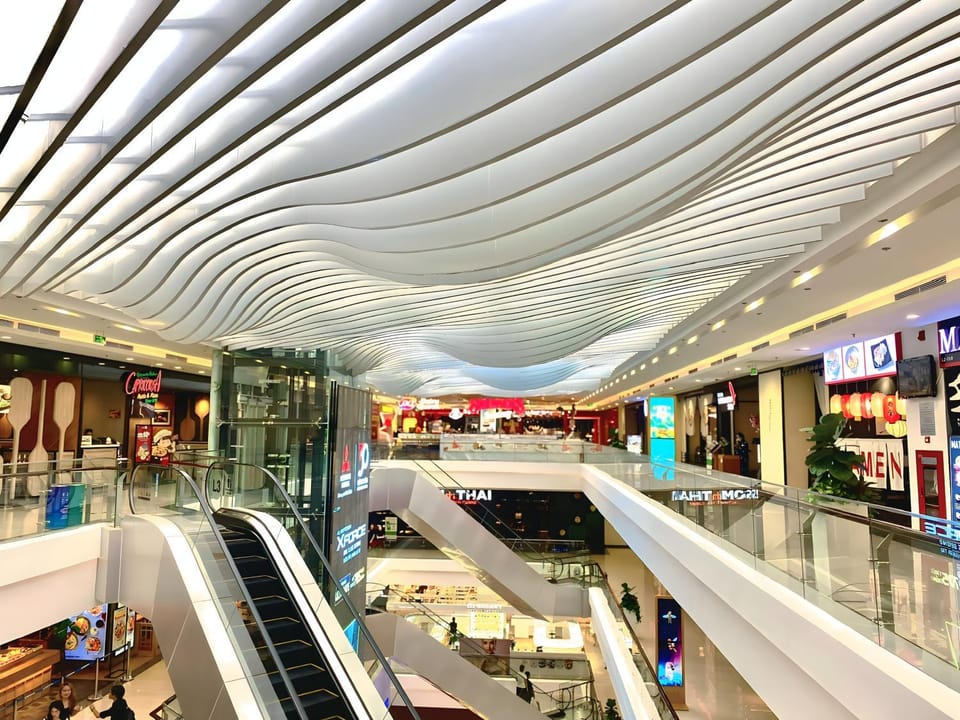 On-site shops, Evening entertainment, Shopping Area