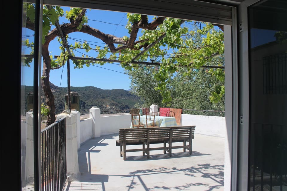 Balcony/Terrace, Mountain view