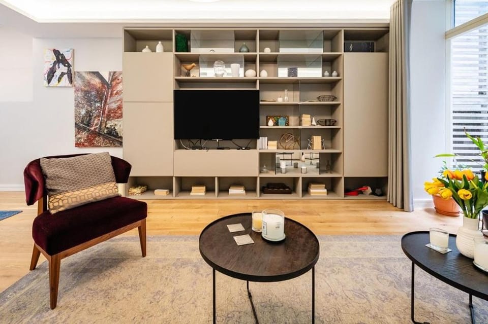 Three Bedroom, Leicester Square Duplex House in City of Westminster