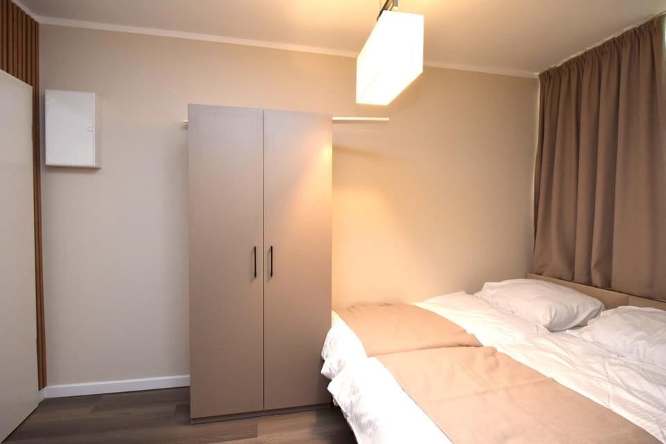 Bed, Photo of the whole room, wardrobe