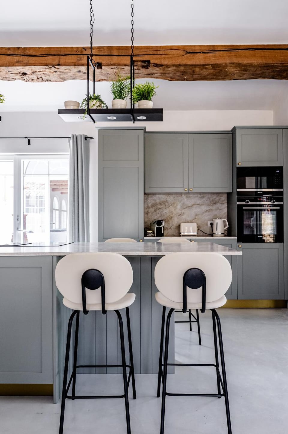 Kitchen or kitchenette, oven, stove