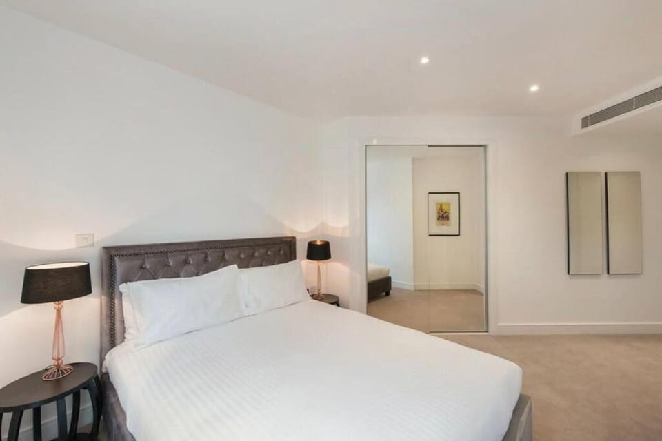 Stylish 3 Bed Apartment Gem in Central London Apartment in London