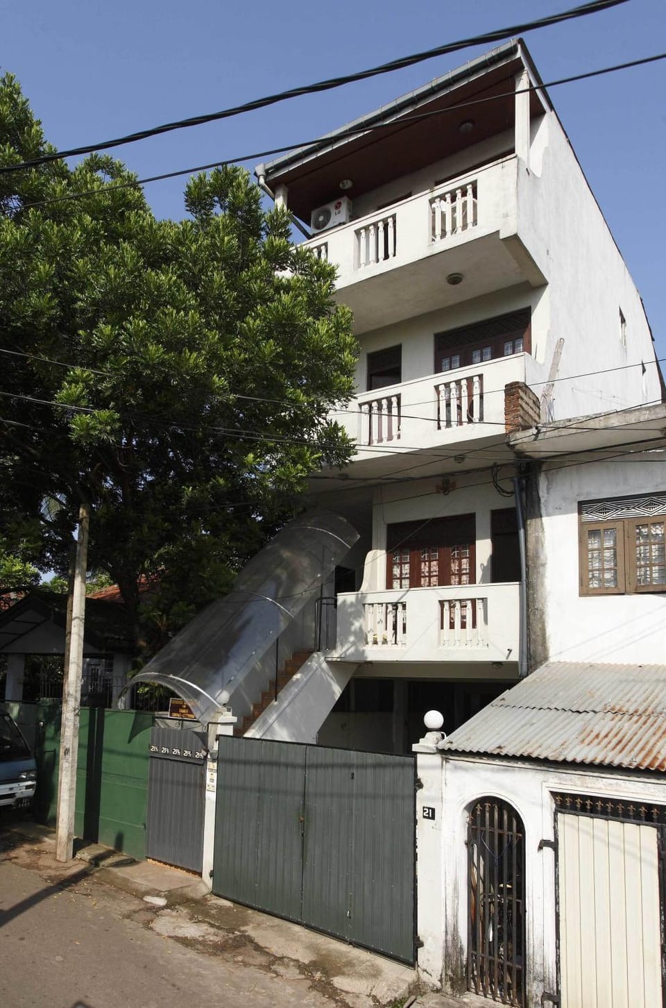 Property building, Facade/entrance