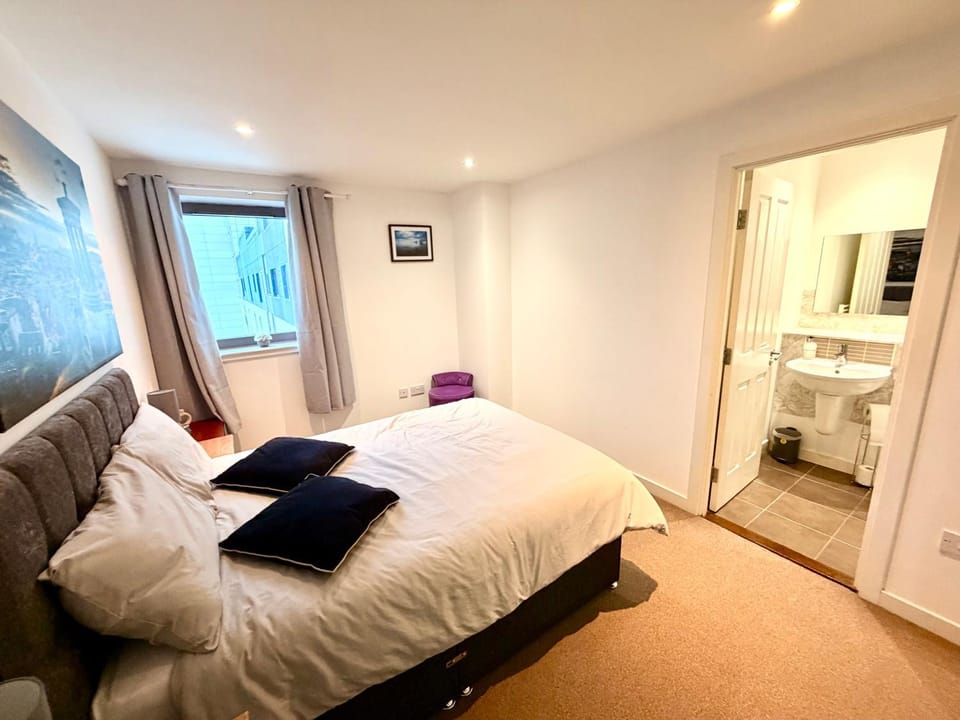 Britannia Ocean Park Apartments - SuperFast WiFi and Free Parking Apartment in Edinburgh