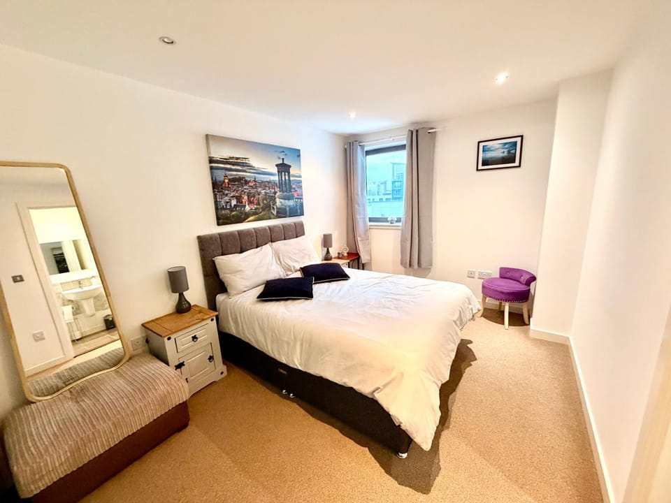 Britannia Ocean Park Apartments - SuperFast WiFi and Free Parking Apartment in Edinburgh
