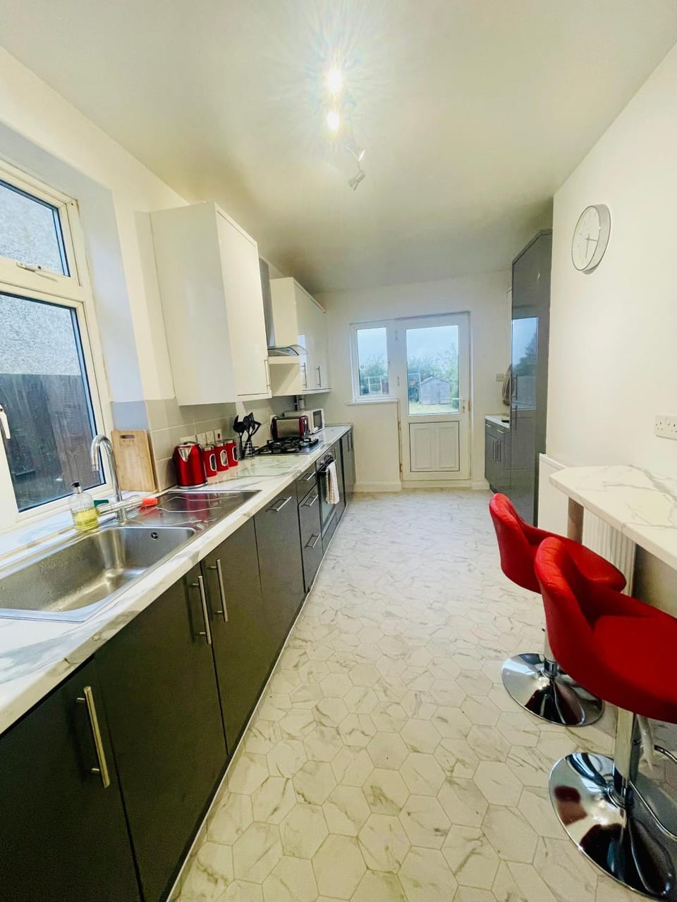 Kitchen or kitchenette, oven, stove