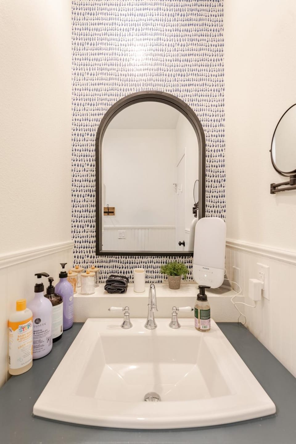 River Access at Blanco River, Charming Big Cottage House in Wimberley