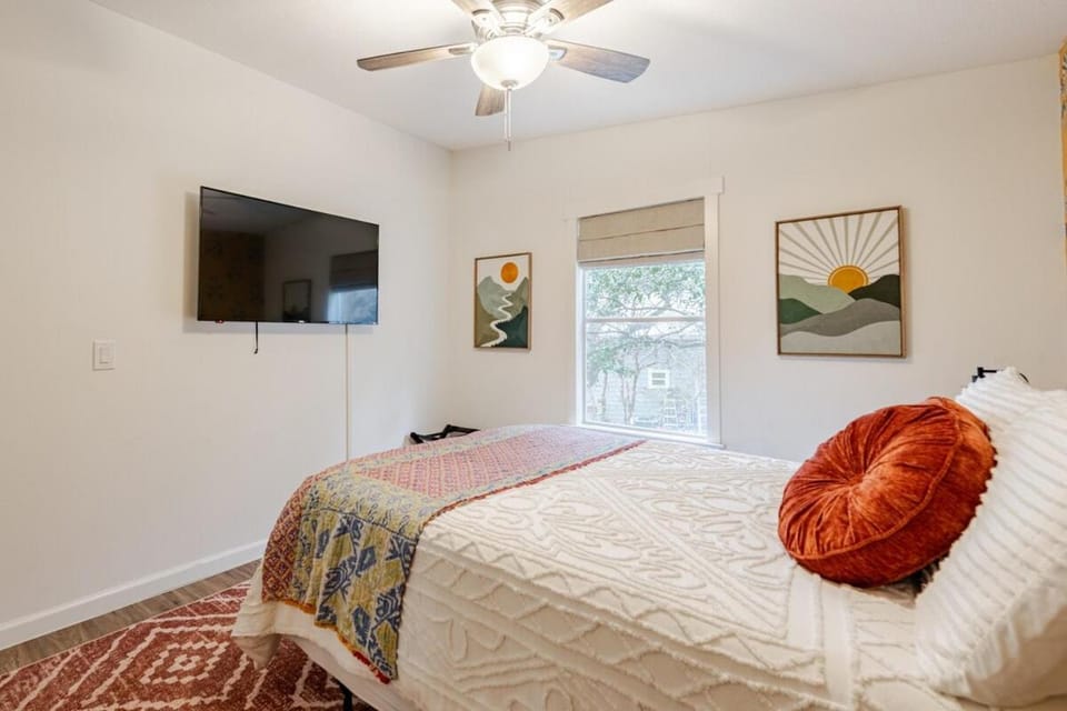 River Access at Blanco River, Charming Big Cottage House in Wimberley