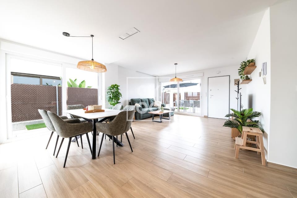 Seating area, Dining area, Garden view, Pool view