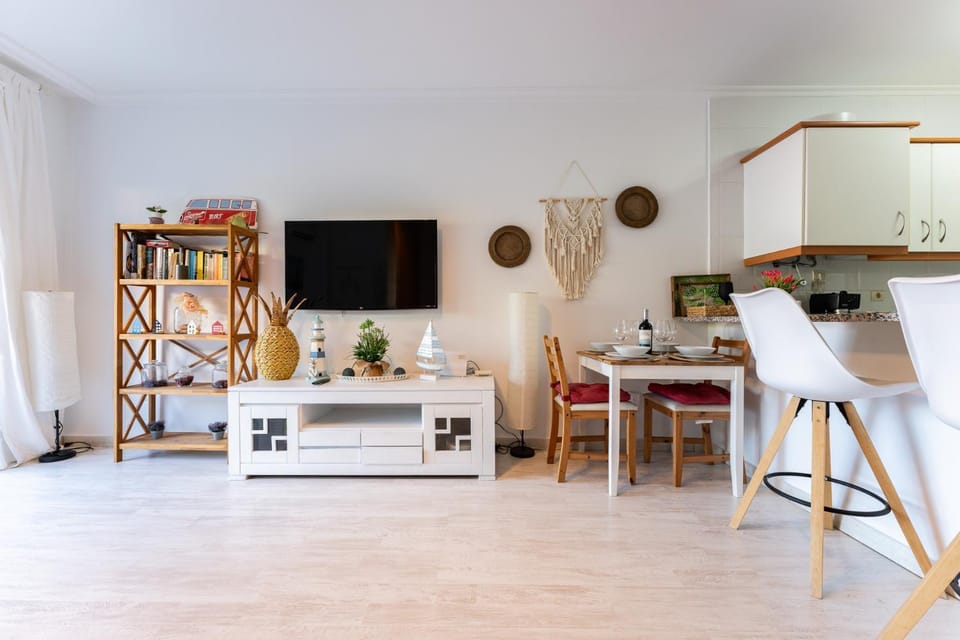 TV and multimedia, Living room, Dining area