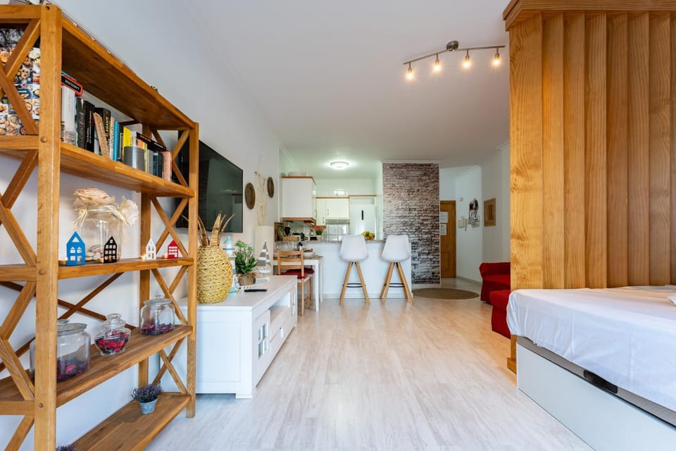 Bed, Kitchen or kitchenette, Living room, Photo of the whole room