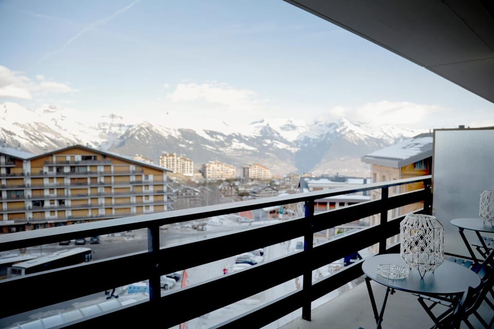 Nendaz Olympic Ski-In Ski-Out Apartment in Nendaz