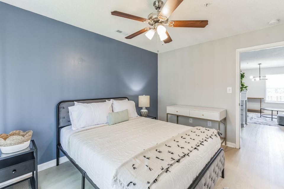CB 3516-206 Modern Fayetteville Charm Apartment in Fayetteville