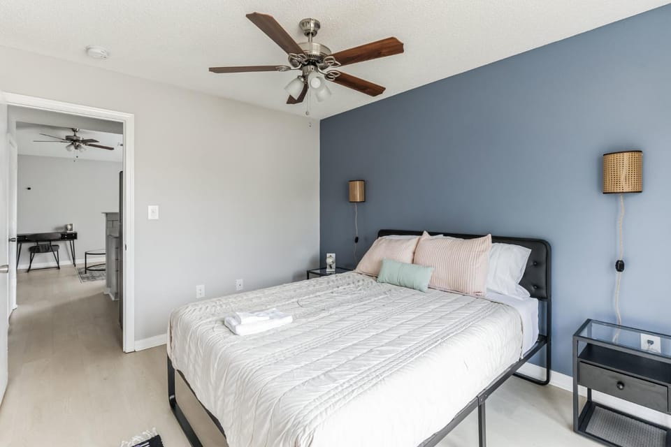 CB 3516-301 Modern Fayetteville Charm Apartment in Fayetteville