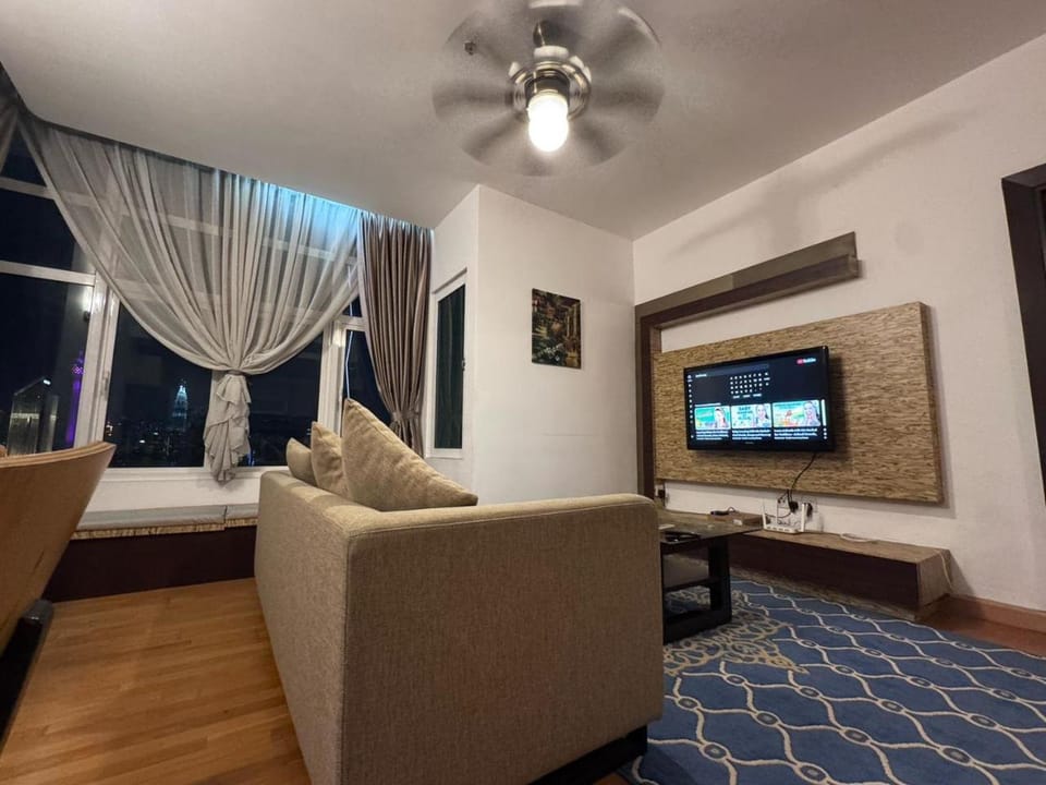 KL Sentral Dua Sentral King Bedroom Suite With Merdeka 118 and KLCC View #FreeParking Vacation rental in Federal Territory of Kuala Lumpur