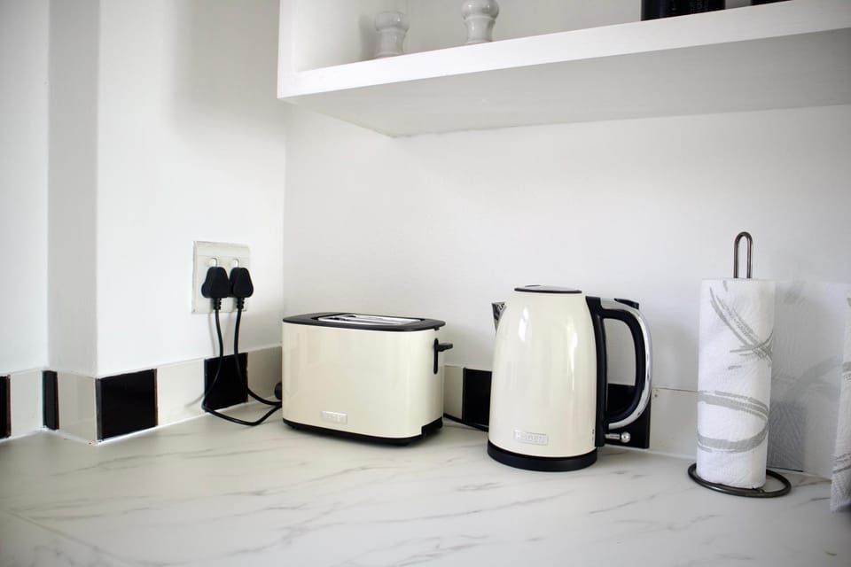 Coffee/tea facilities, Kitchen or kitchenette, toaster