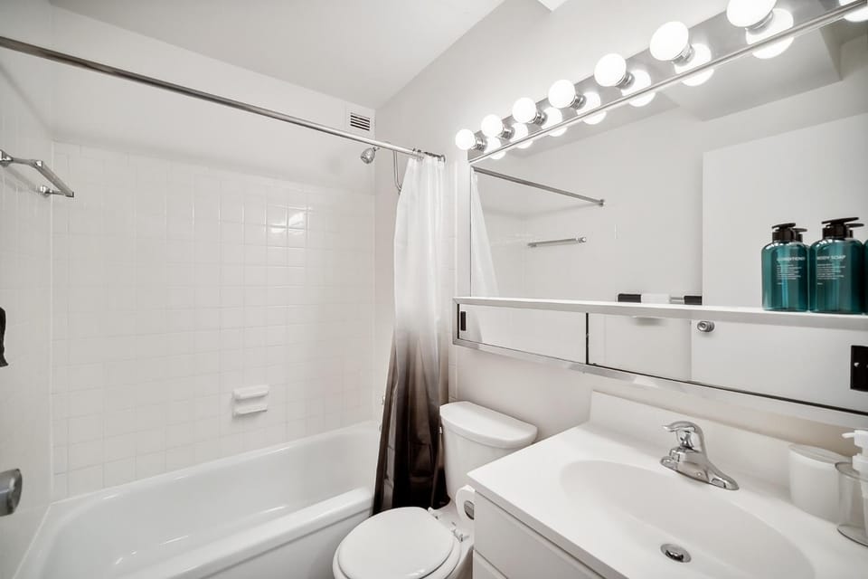 PP 1111 Modern Corporate 1br, pool, Gym Apartment in Harrisburg