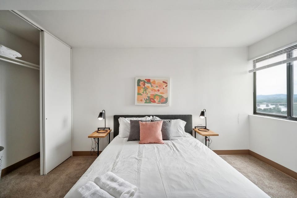 PP 1306 Modern Corporate 1br, pool, Gym Apartment in Harrisburg