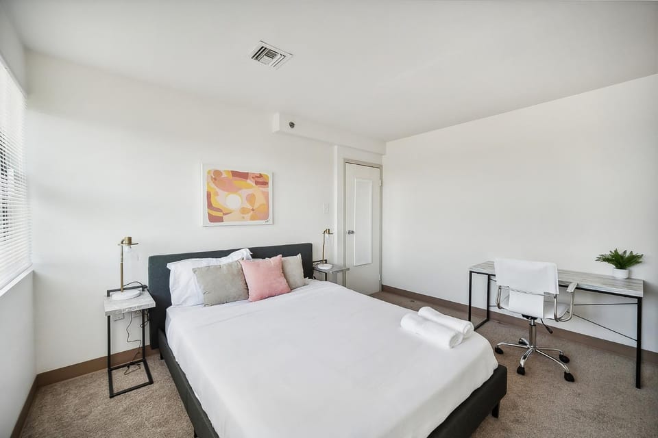 PP 1802 Modern Corporate 2br, pool, Gym Apartment in Harrisburg