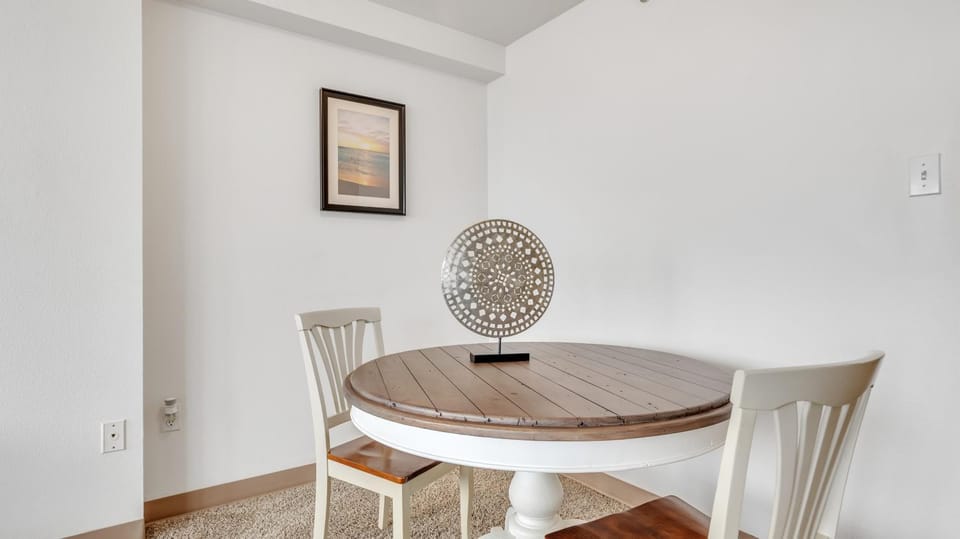 PP 1606 Beautiful Professional 1br Apt, Pool Apartment in Harrisburg